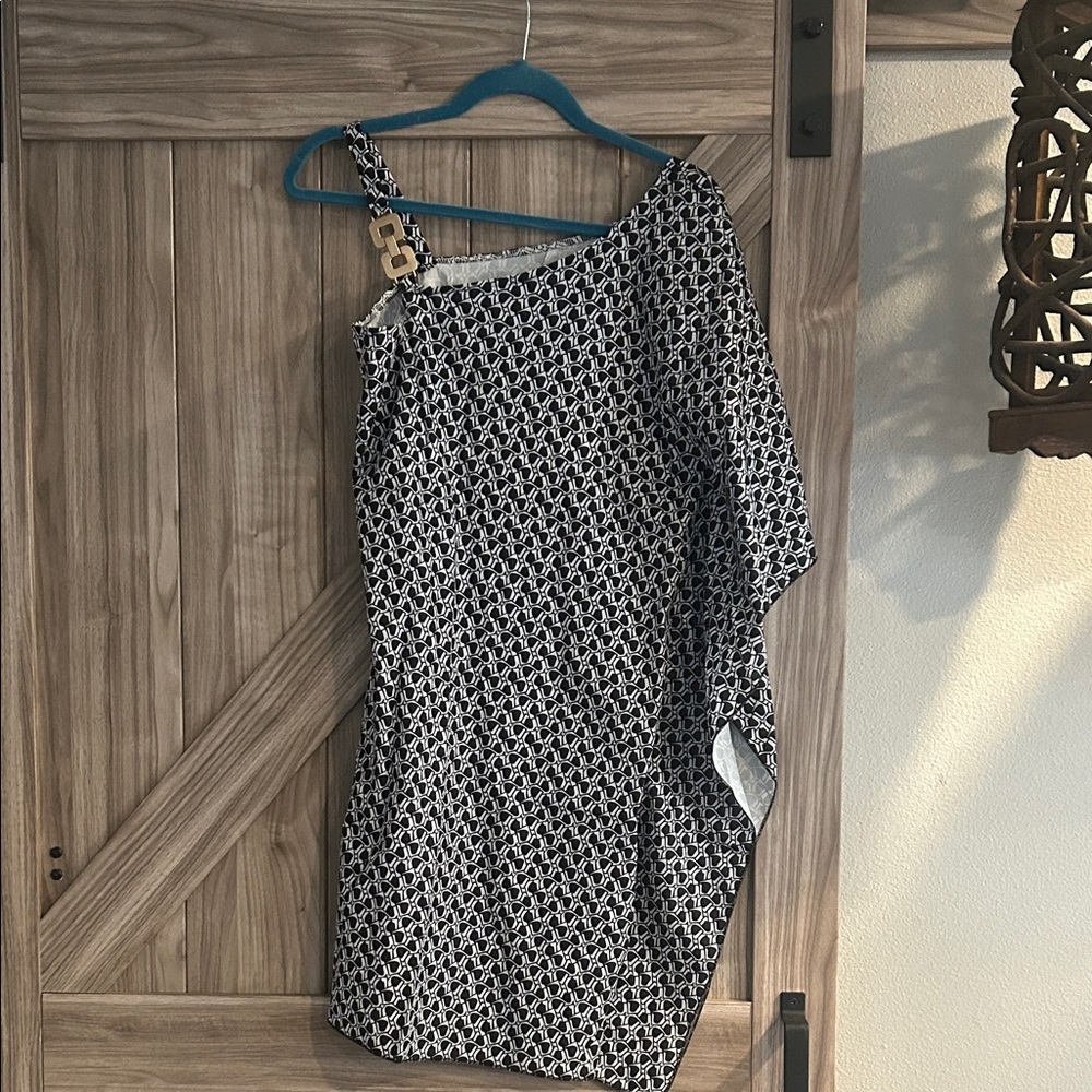 NWOT‎ SHEIN Elegant Black and White One-Shoulder Dress Size S
